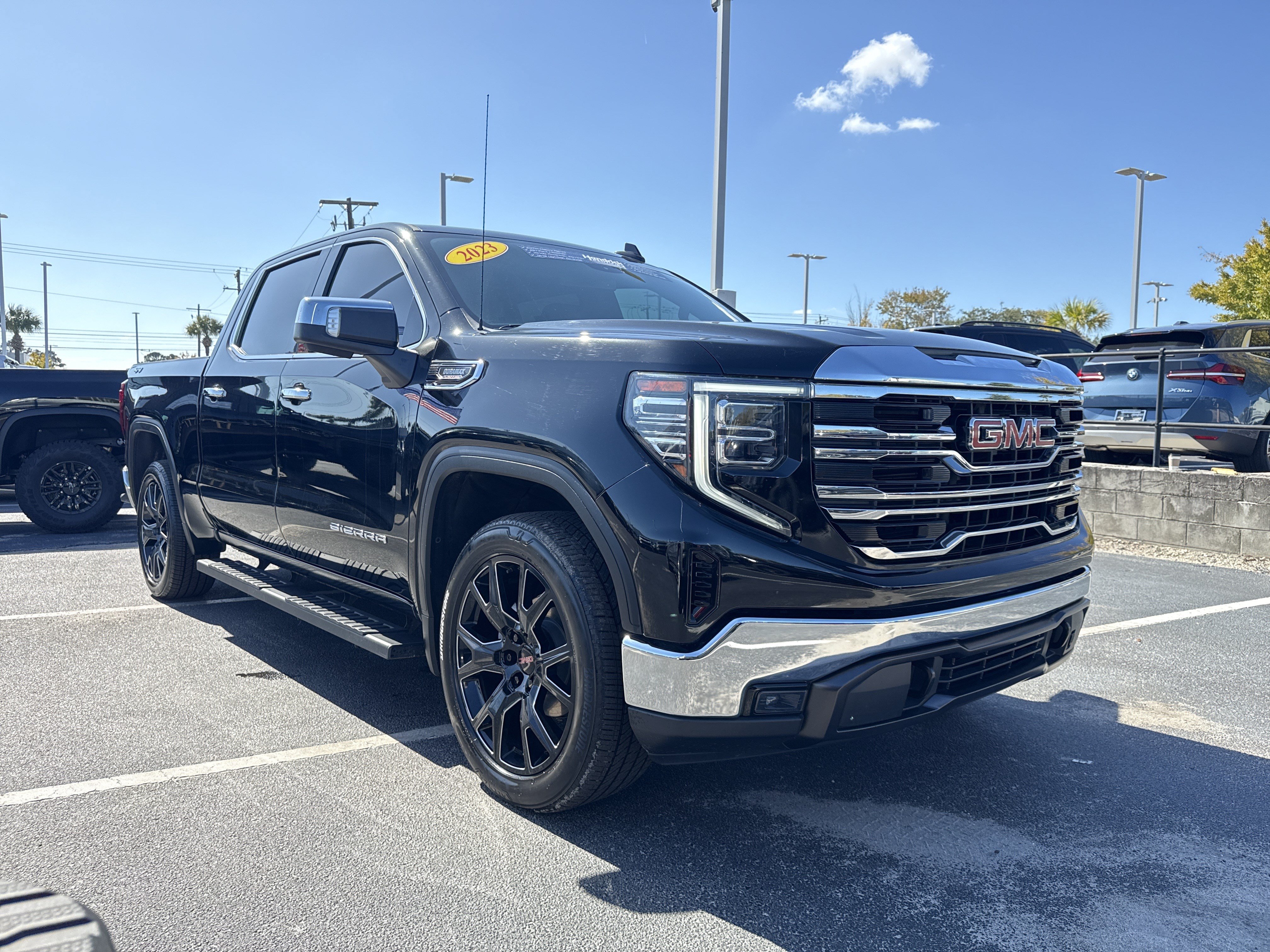 Used 2023 GMC Sierra 1500 SLT w/ SLT Convenience Package AWD/4WD image 2
