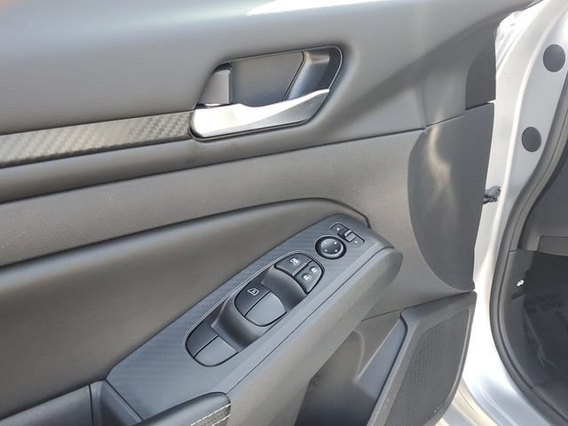 Used 2024 Nissan Altima 2.5 SV FWD image 6