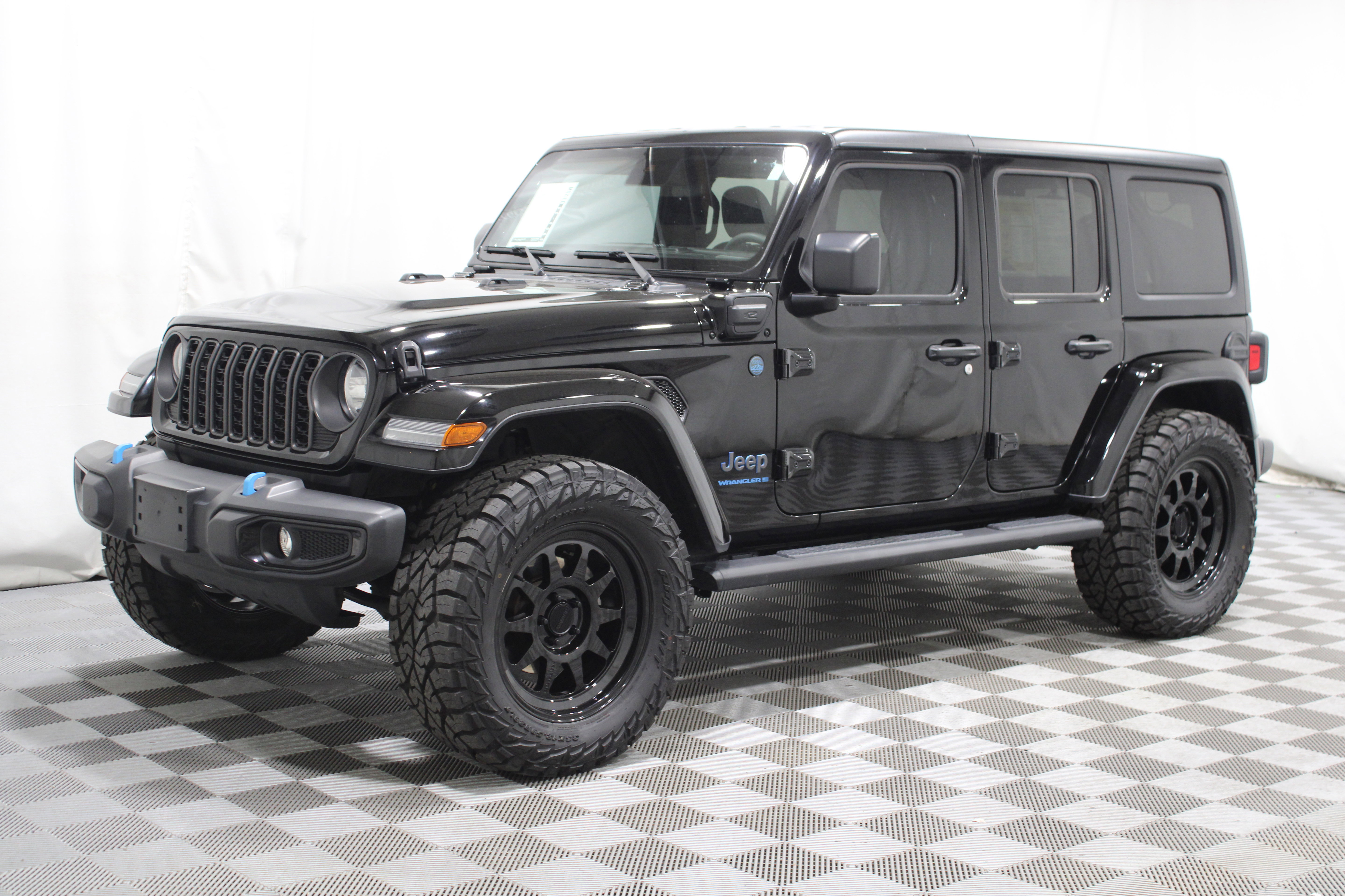 Used 2024 Jeep Wrangler Unlimited image 33