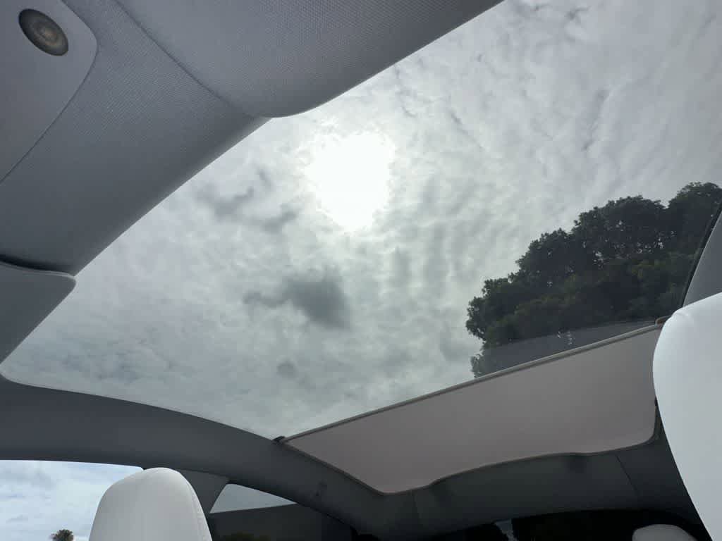 Used 2026 Tesla Model Y Long Range RWD image 17