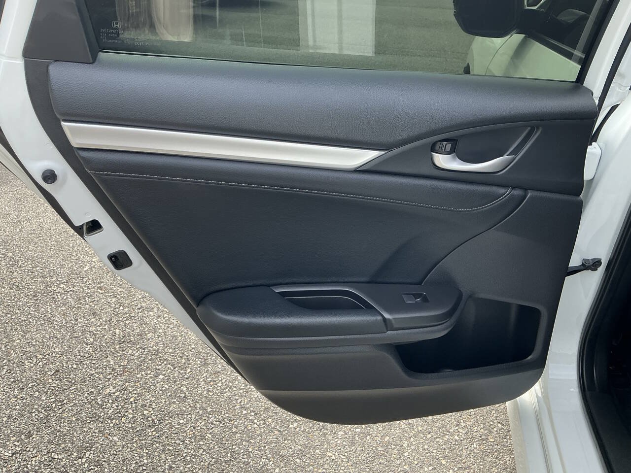 Used 2019 Honda Civic Touring image 24