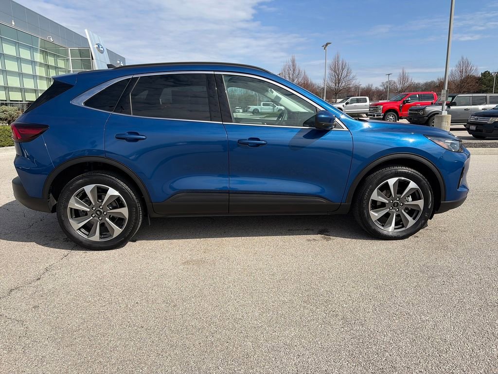 Used 2023 Ford Escape Platinum AWD/4WD image 8