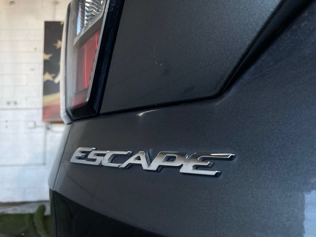 Used 2017 Ford Escape SE AWD/4WD image 10