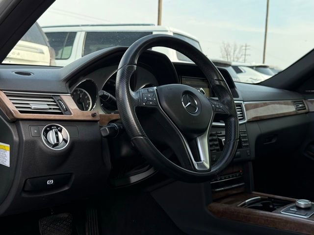 Used 2012 Mercedes-Benz E 350 4MATIC Sedan image 17