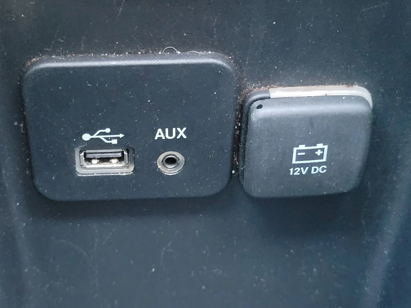 Used 2015 Chrysler 200 Limited w/ Convenience Group image 17