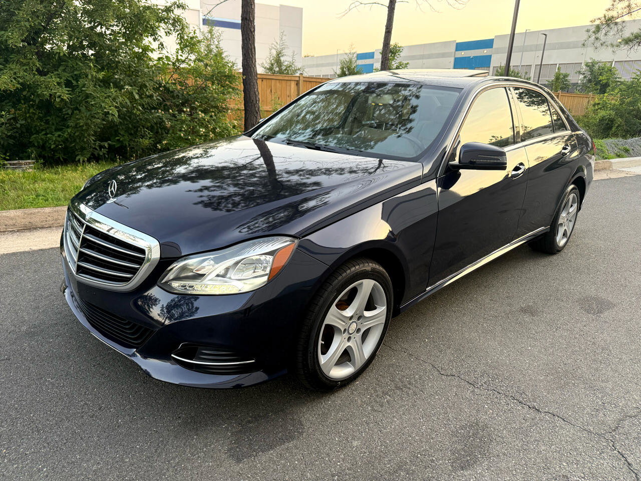 Used 2015 Mercedes-Benz E 350 4MATIC Sedan image 3