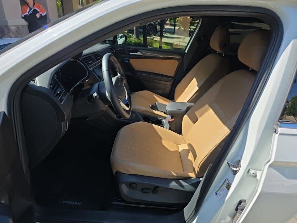 Used 2023 Volkswagen Tiguan SE FWD image 8
