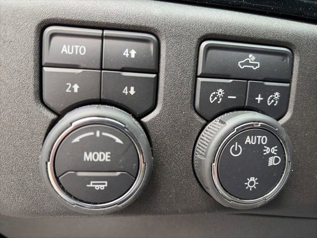 Used 2024 Chevrolet Silverado 1500 LT AWD/4WD image 9