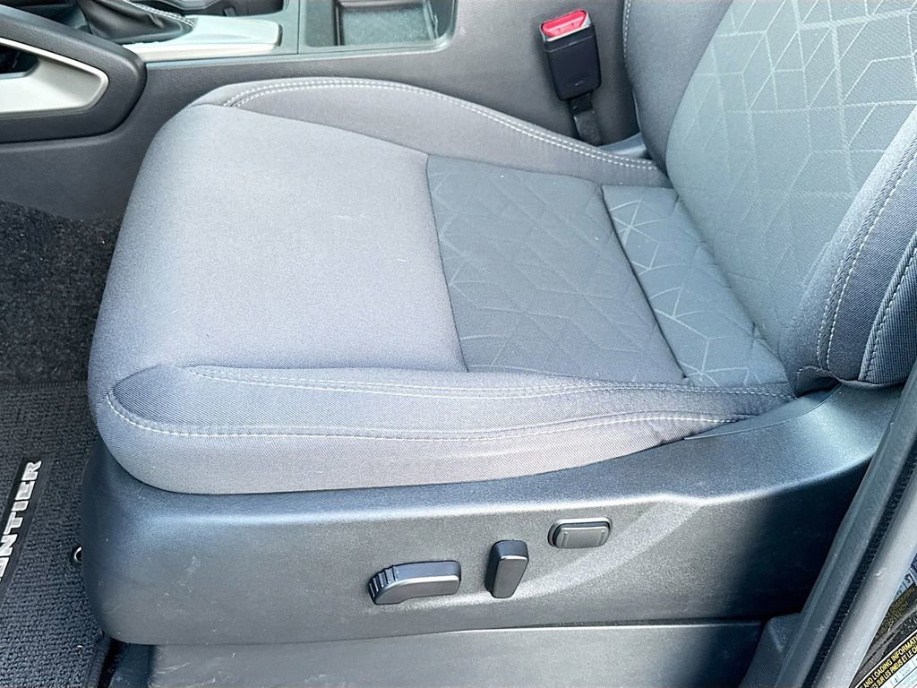 Used 2025 Nissan Frontier SV w/ SV Convenience Package image 18