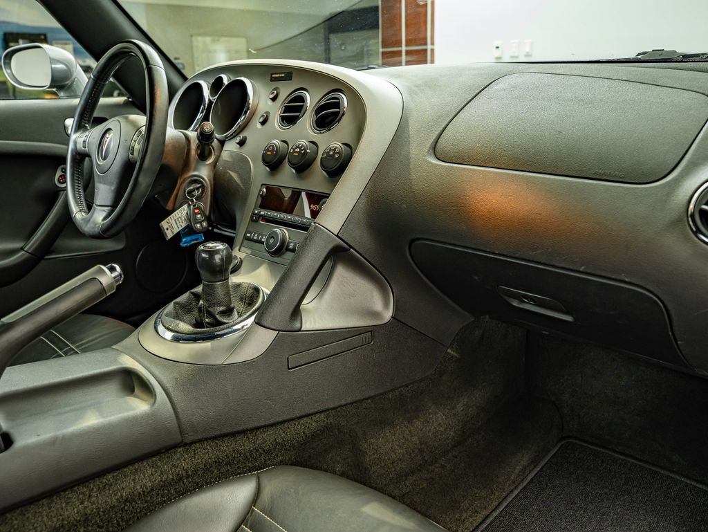 Used 2006 Pontiac Solstice Convertible w/ Premium Package RWD image 41