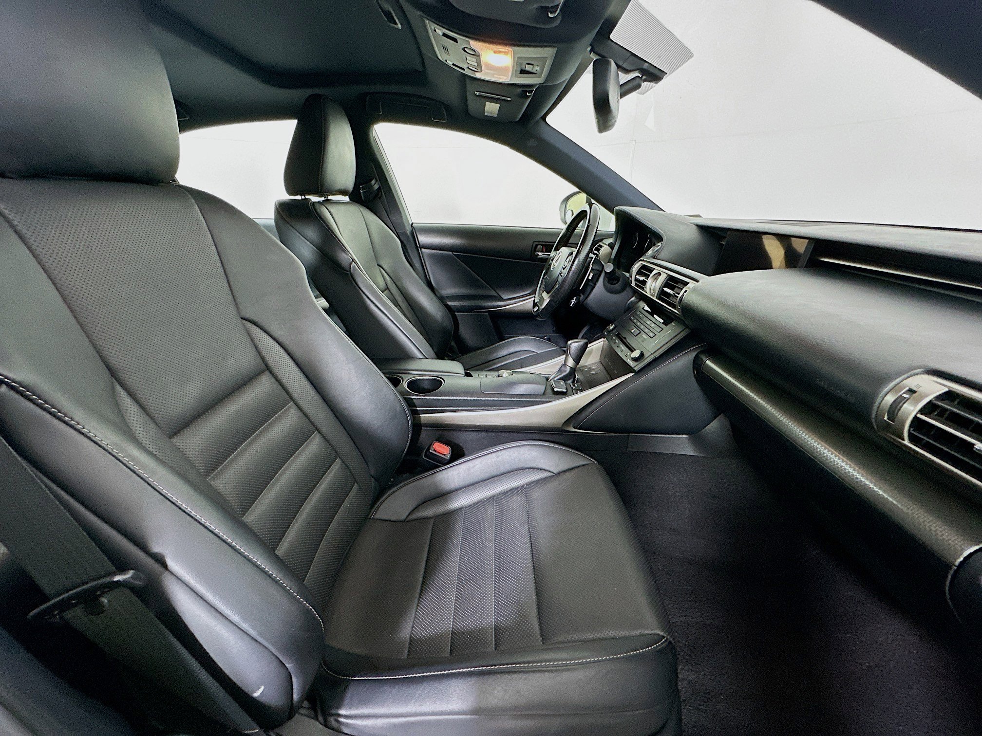 Used 2016 Lexus IS 300 AWD image 31