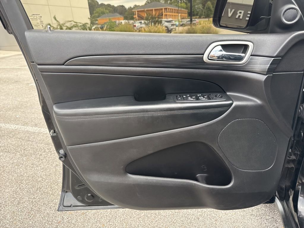 Used 2020 Jeep Grand Cherokee Laredo w/ Laredo X Package image 10