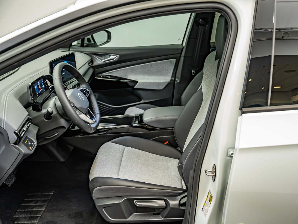 Used 2023 Volkswagen ID.4 2WD image 19