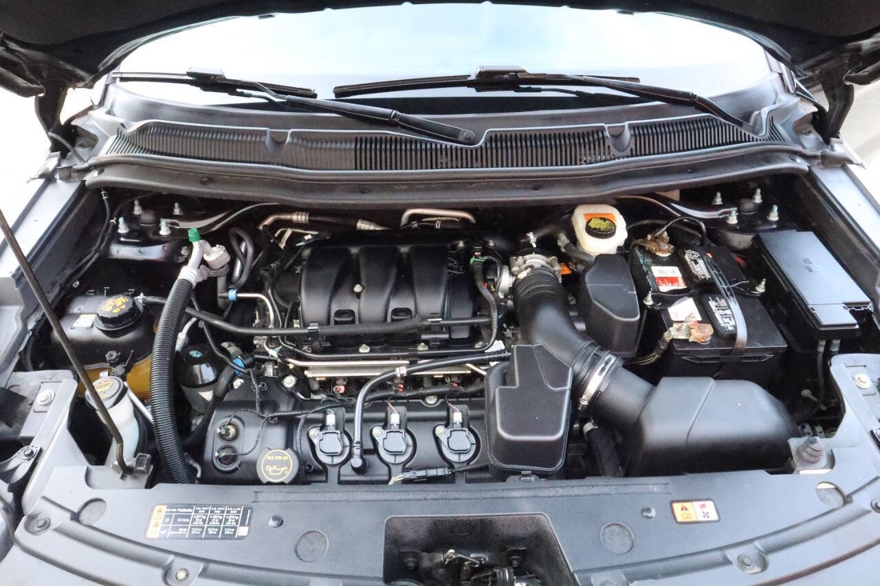 Used 2018 Ford Explorer XLT w/ Equipment Group 202A image 15