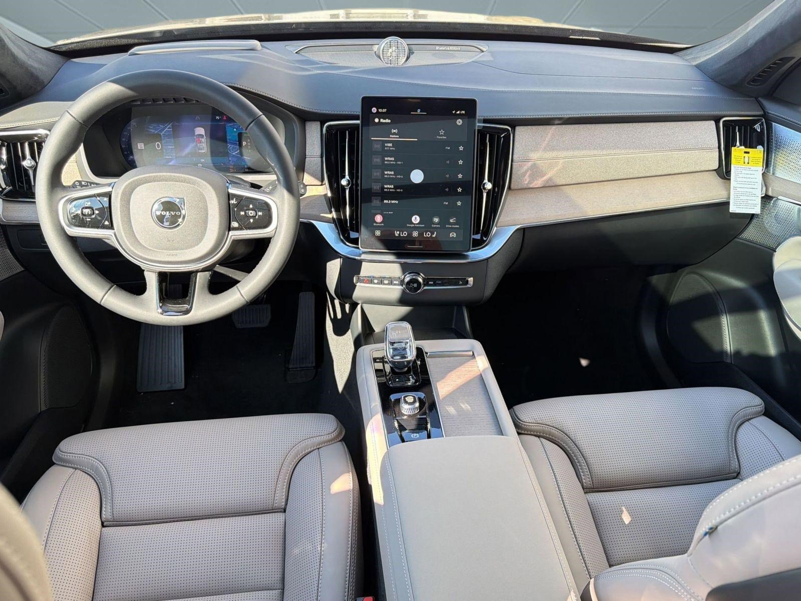 New 2026 Volvo XC90 T8 Ultra w/ Lounge Package image 17