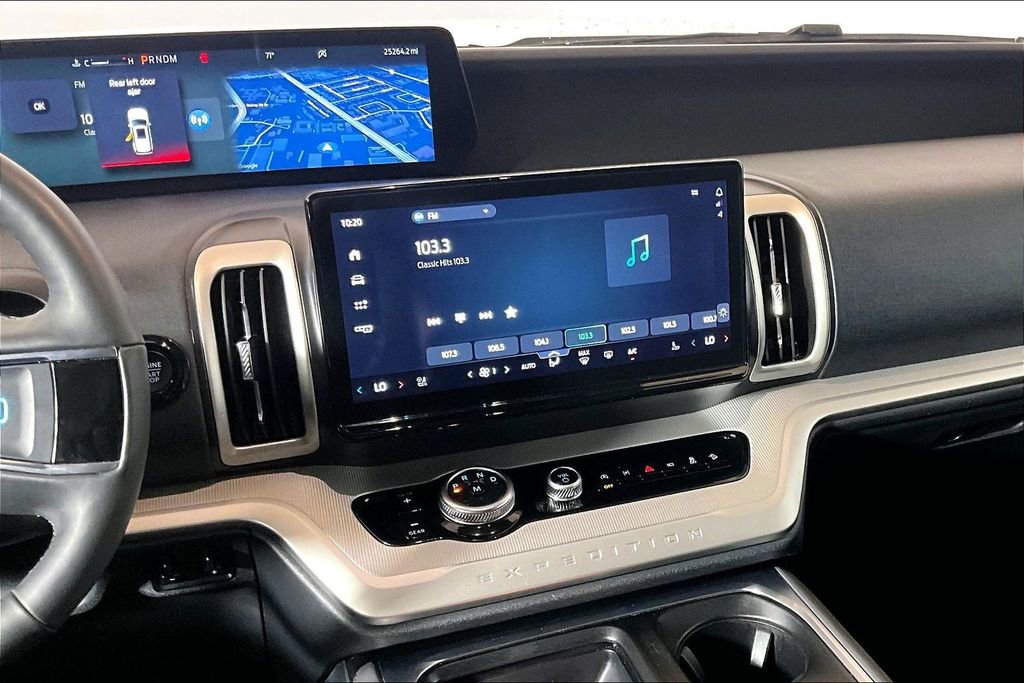 Certified 2025 Ford Expedition Active AWD/4WD image 5