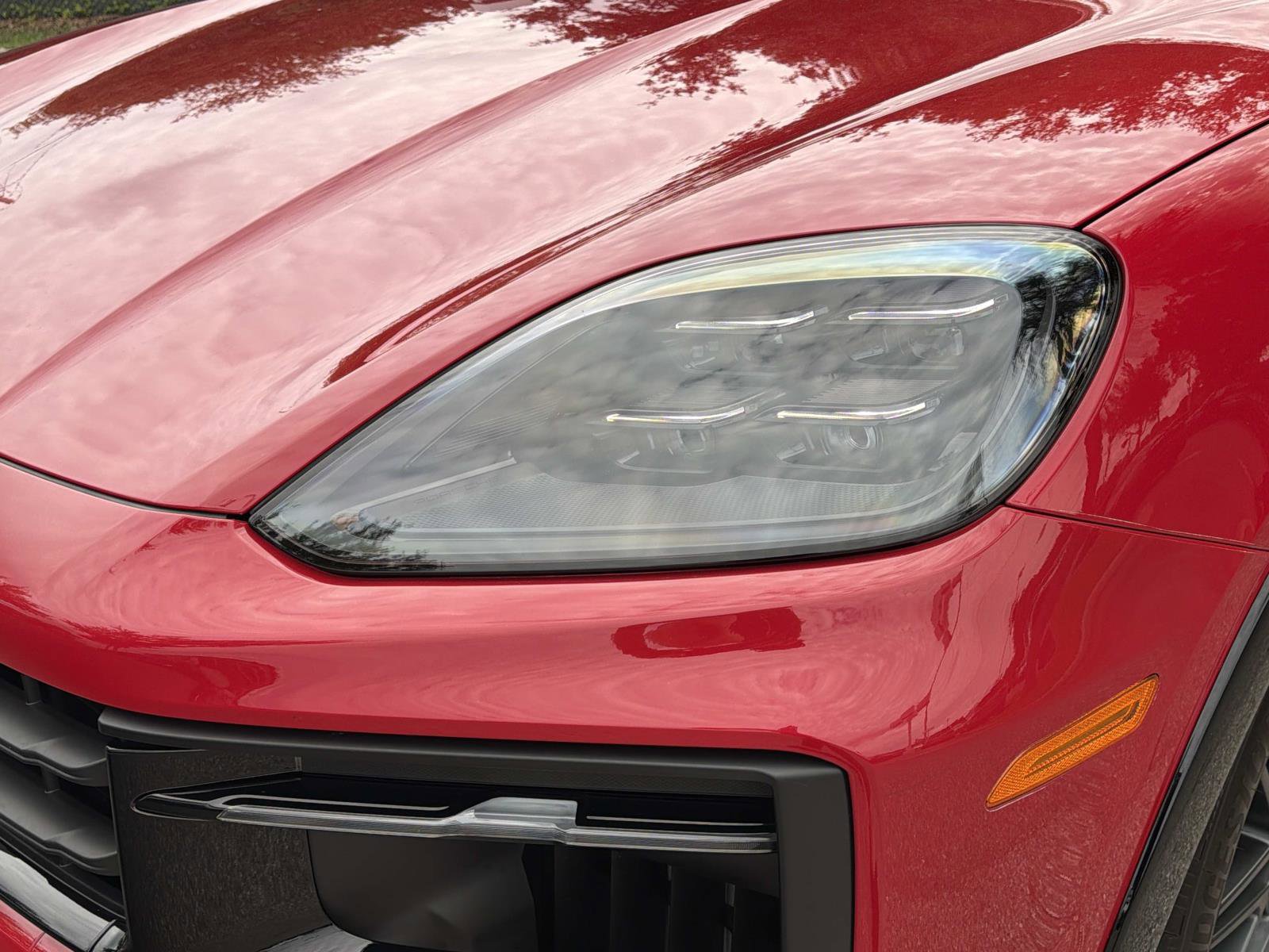 Used 2025 Porsche Cayenne GTS AWD/4WD image 9