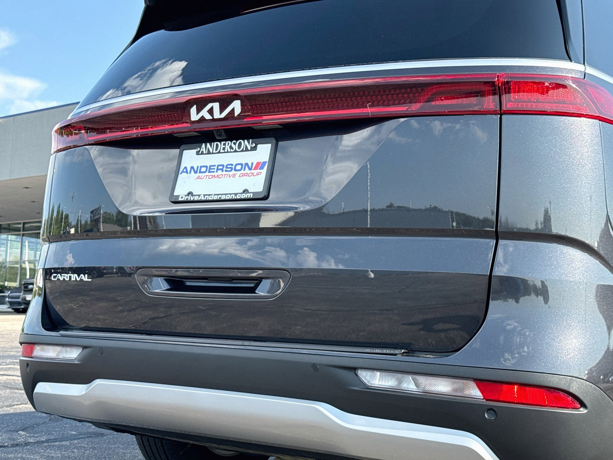 Used 2024 Kia Carnival LX FWD image 6