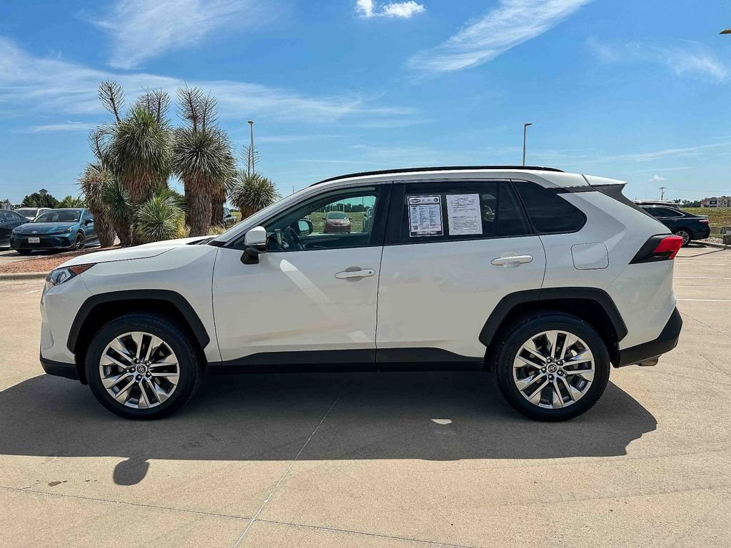 Used 2021 Toyota RAV4 XLE Premium FWD image 6