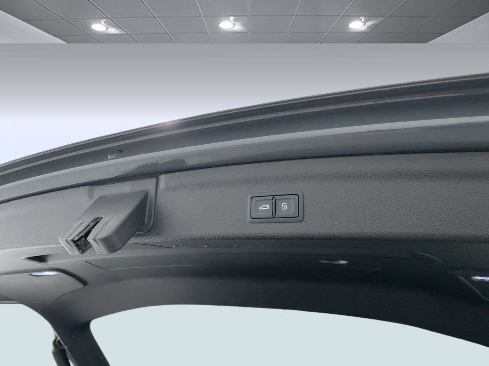 Used 2020 Audi Q3 2.0T Premium w/ Convenience Package image 17