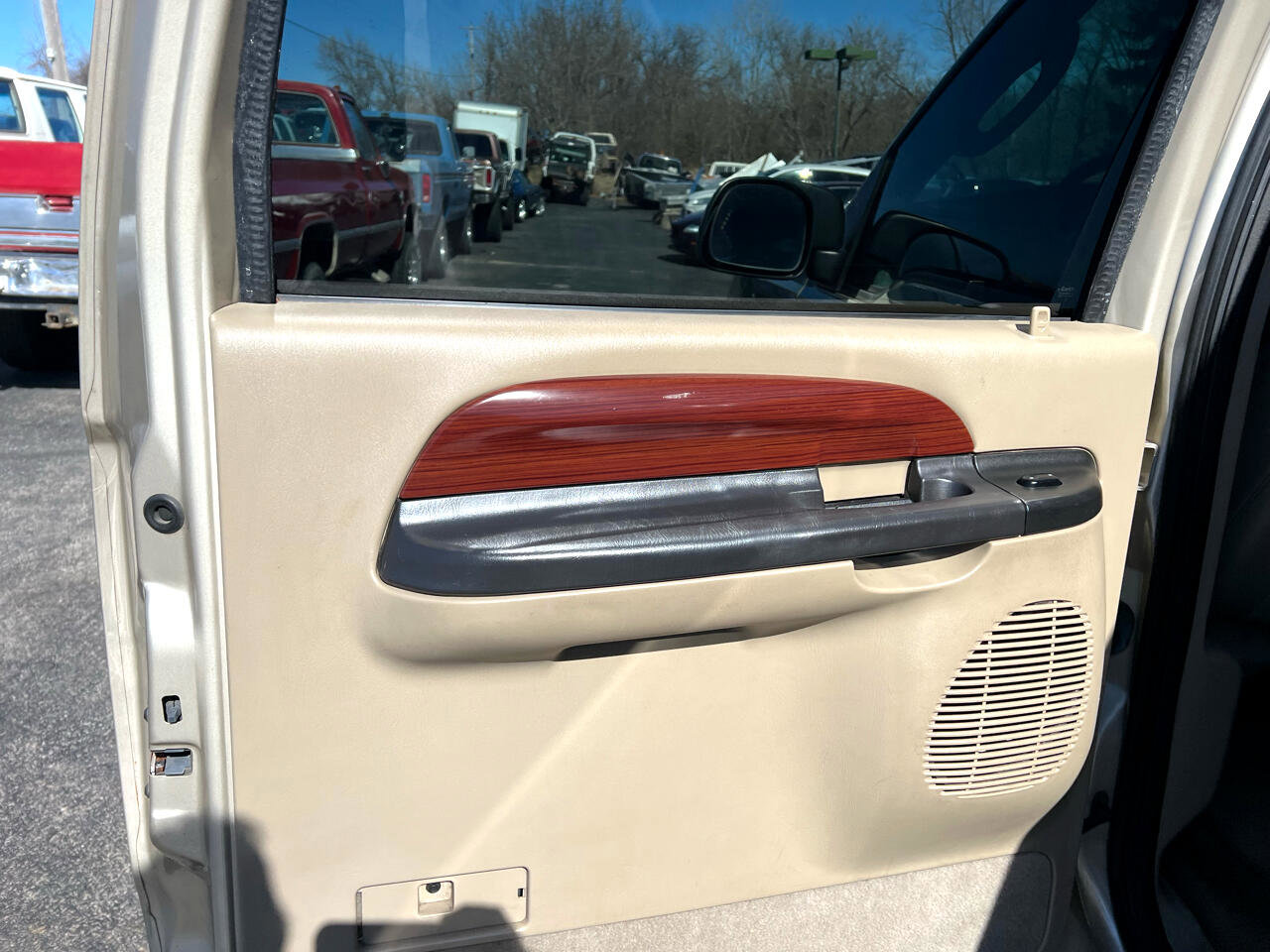 Used 2005 Ford Excursion Limited image 11