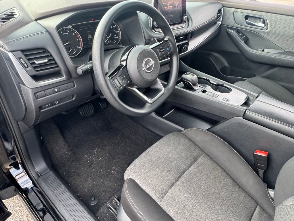 Used 2023 Nissan Rogue SV FWD image 16