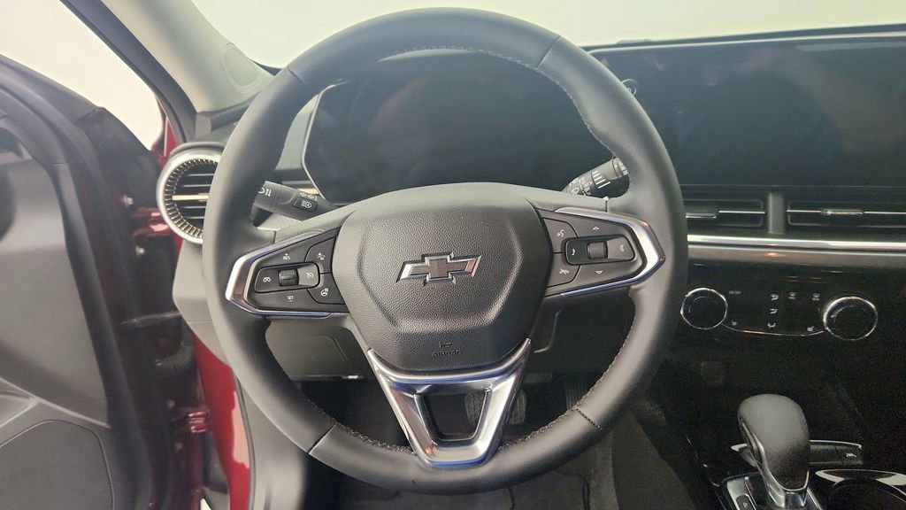 Used 2024 Chevrolet Trax ACTIV w/ Sunroof Package image 18