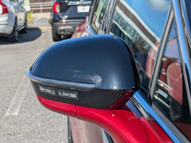 Certified 2025 Lincoln Corsair Reserve FWD image 12