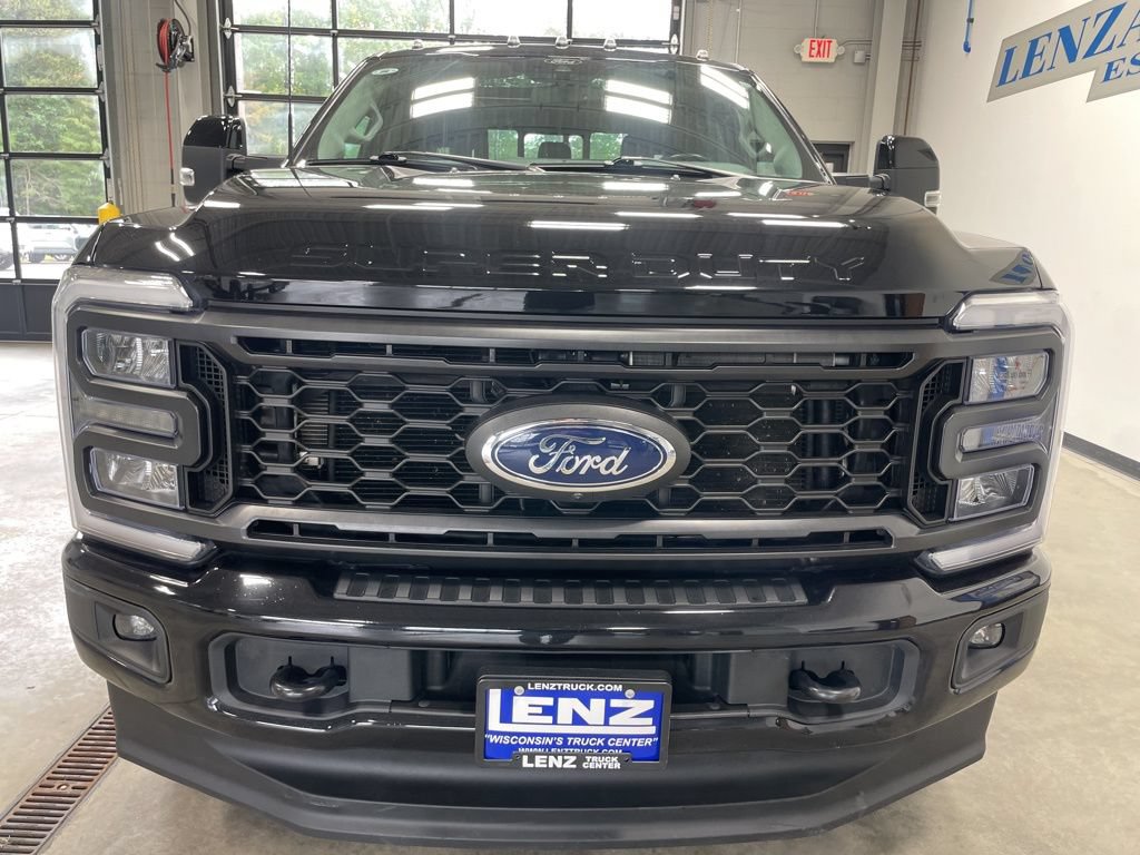 Used 2024 Ford F250 Lariat w/ Sport Appearance Package AWD/4WD image 3