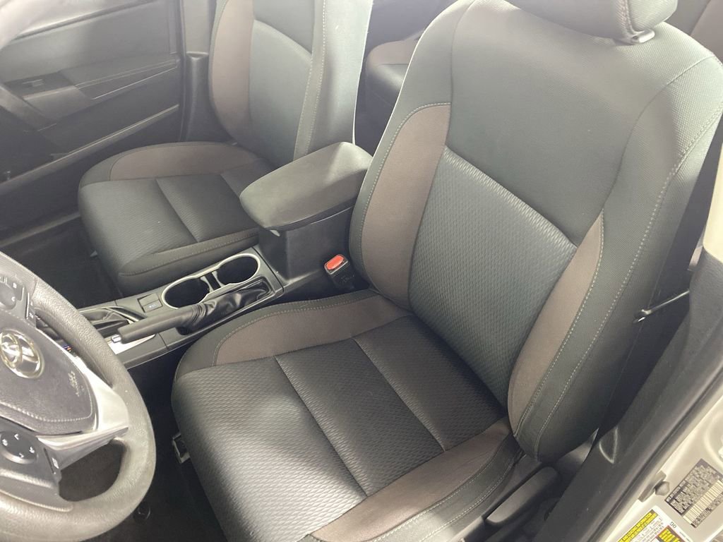 Used 2019 Toyota Corolla LE image 18