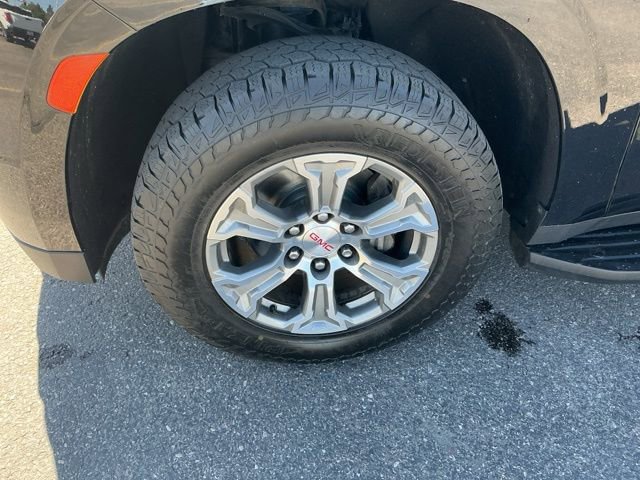 Used 2021 GMC Yukon XL SLE image 9