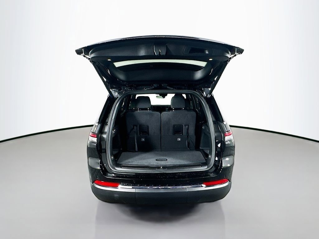 New 2026 Jeep Grand Cherokee L Laredo image 16