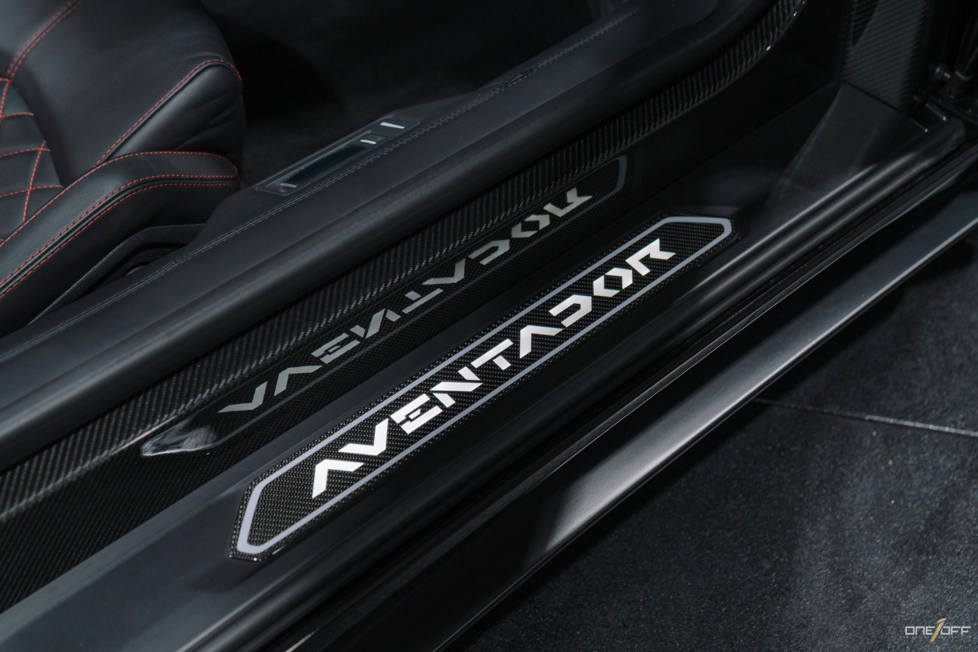 Used 2018 Lamborghini Aventador S image 25