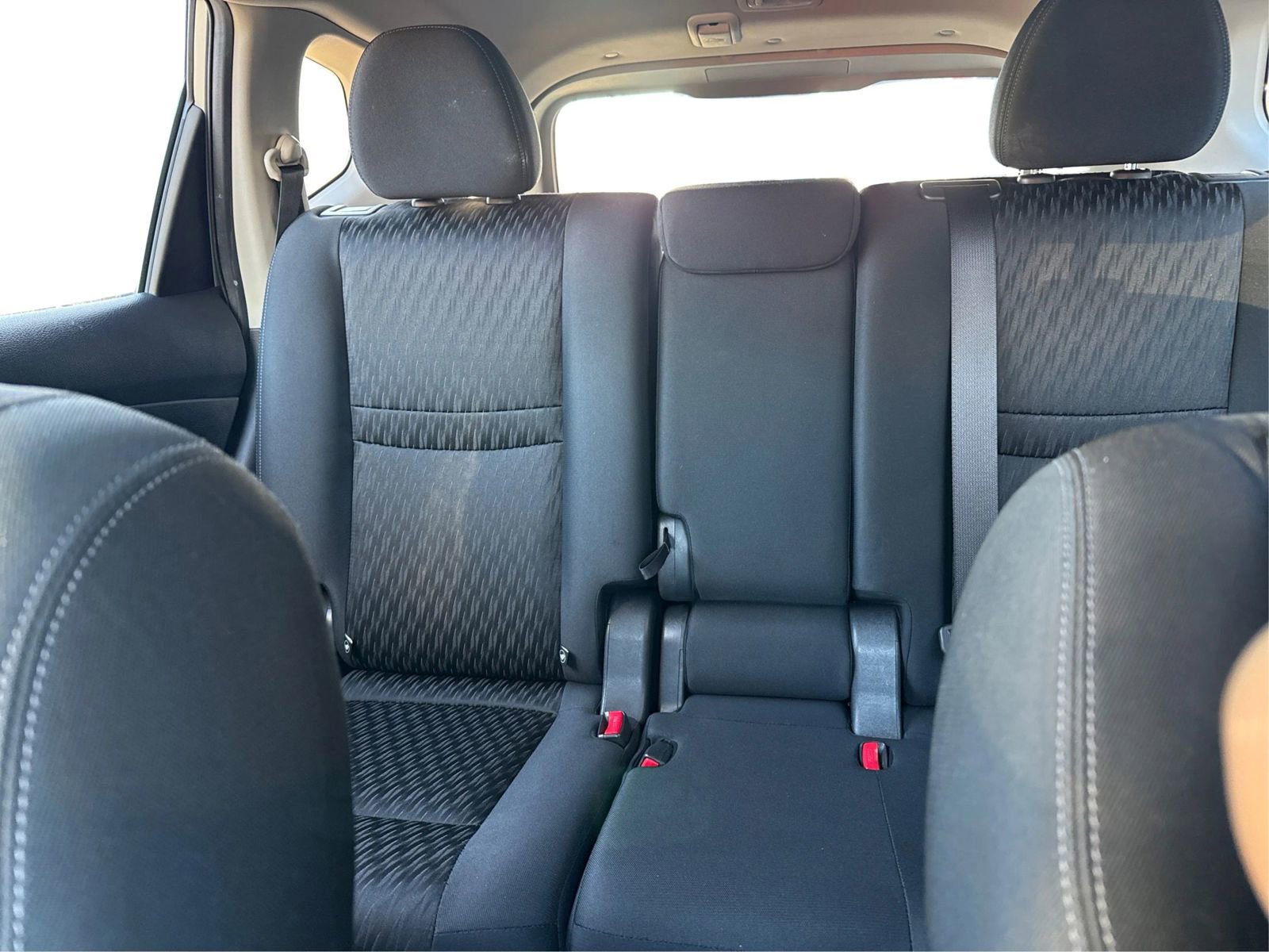 Used 2018 Nissan Rogue S image 15
