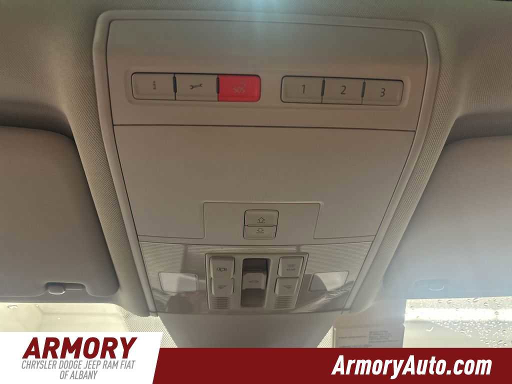 Used 2018 Volkswagen Atlas SEL Premium image 23