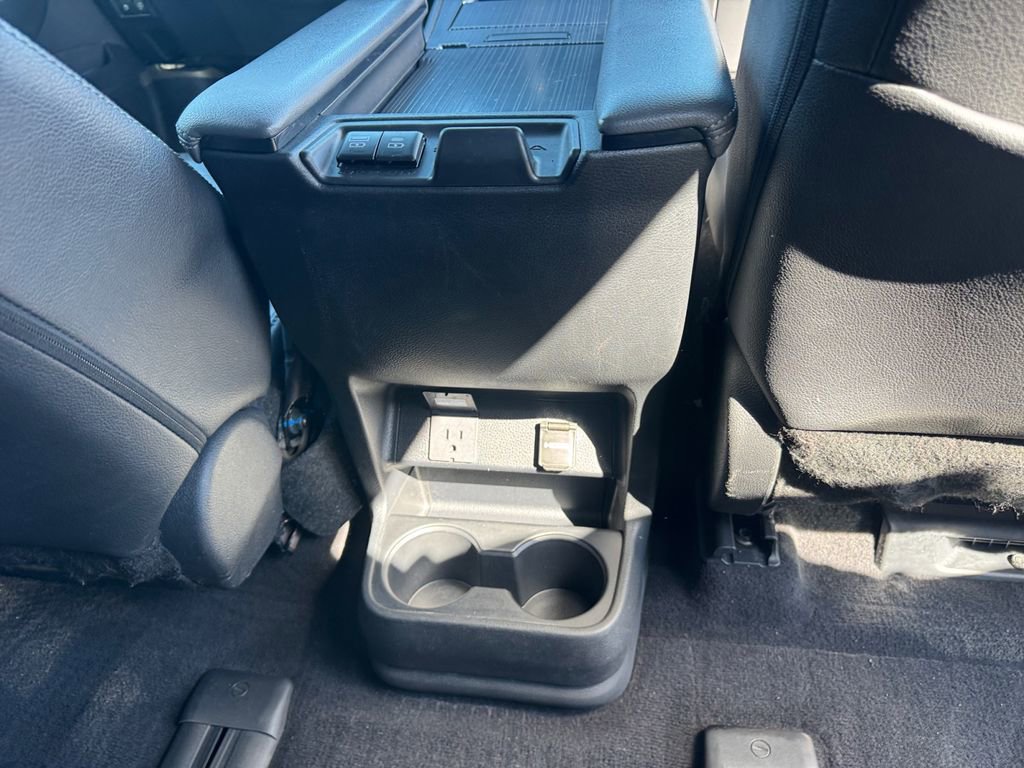 Used 2023 Toyota Sienna XSE AWD/4WD image 20