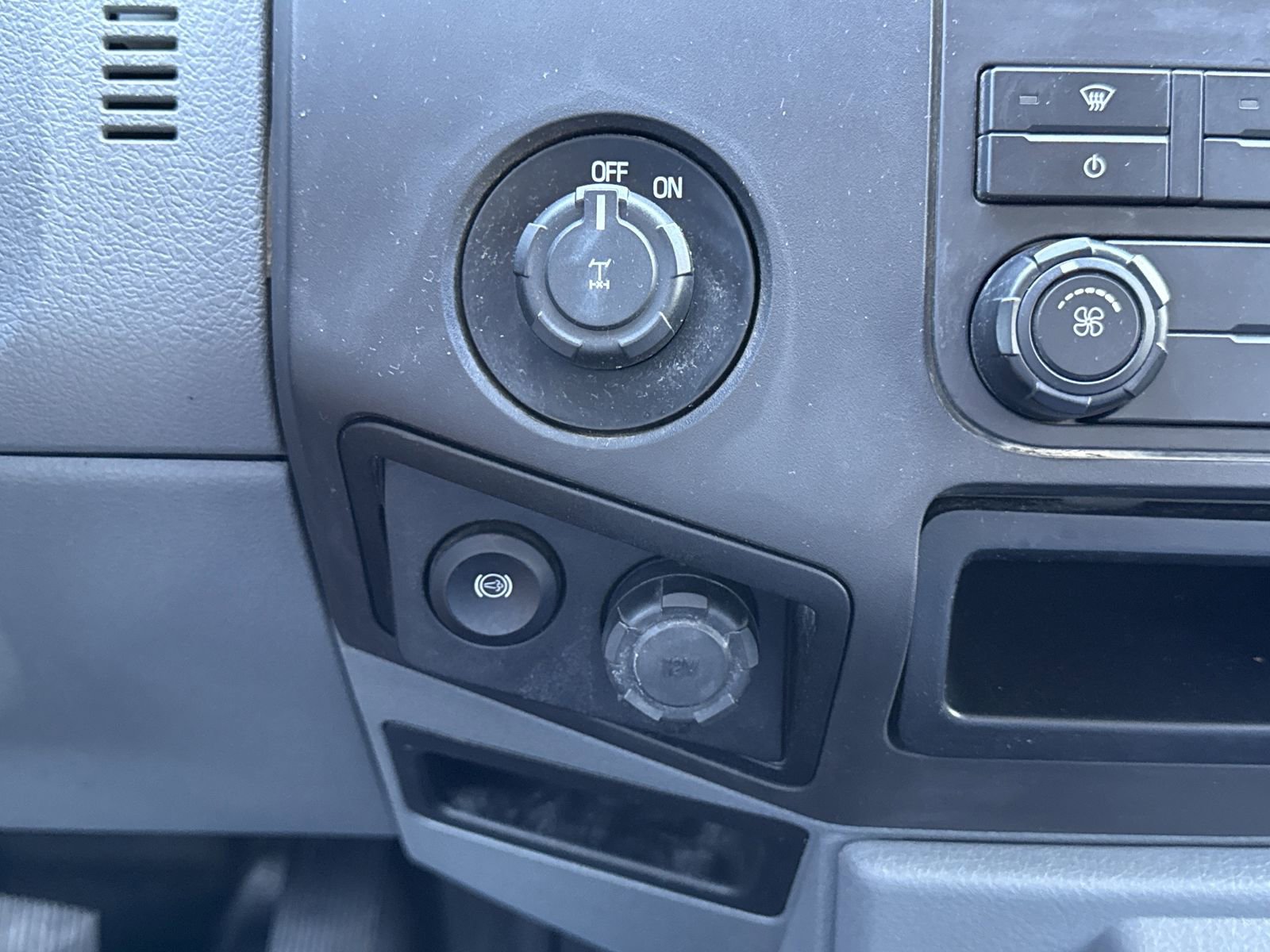 Used 2015 Ford F250 XL w/ Power Equipment Group image 19