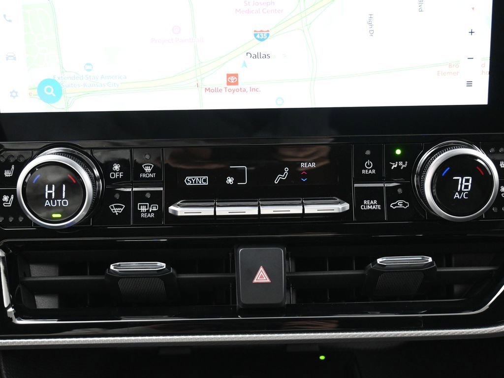 Certified 2025 Toyota Highlander Platinum image 26