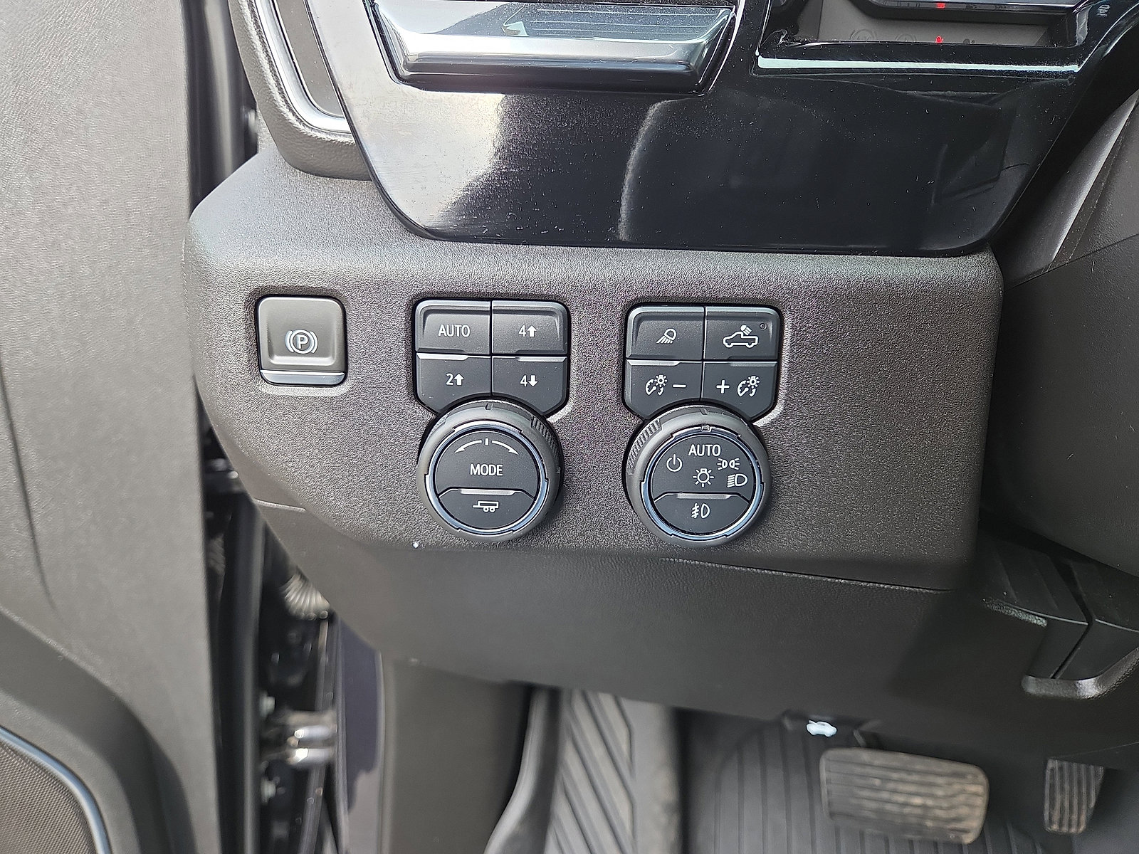 Certified 2024 Chevrolet Silverado 1500 RST w/ RST All Star Premium Package image 30