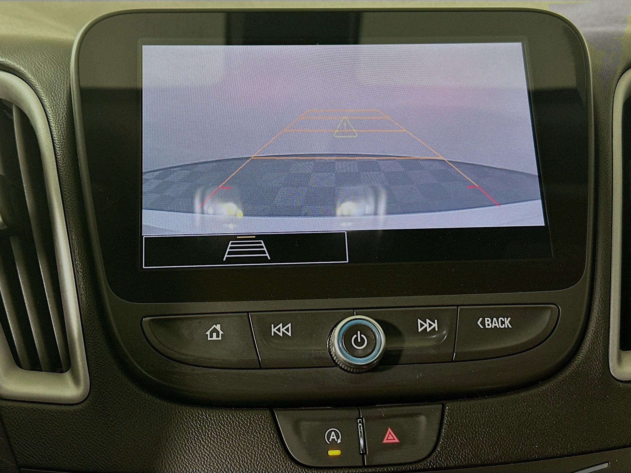 Used 2021 Chevrolet Malibu LS FWD image 25