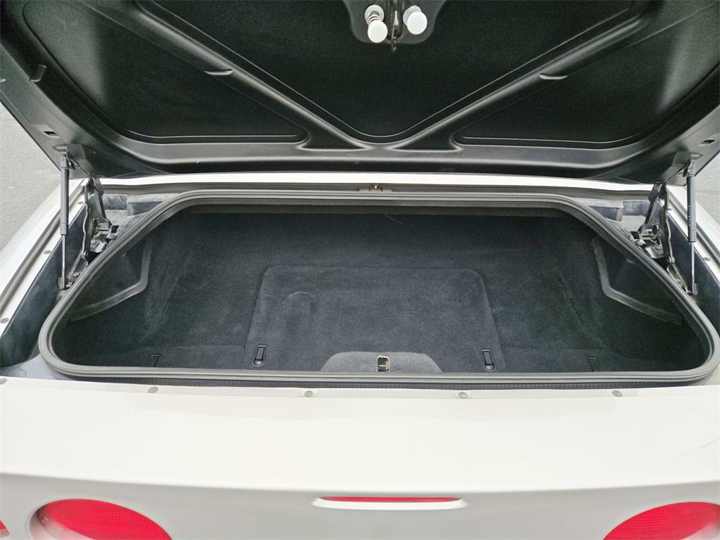 Used 2004 Chevrolet Corvette Convertible w/ Preferred Equipment Group image 13