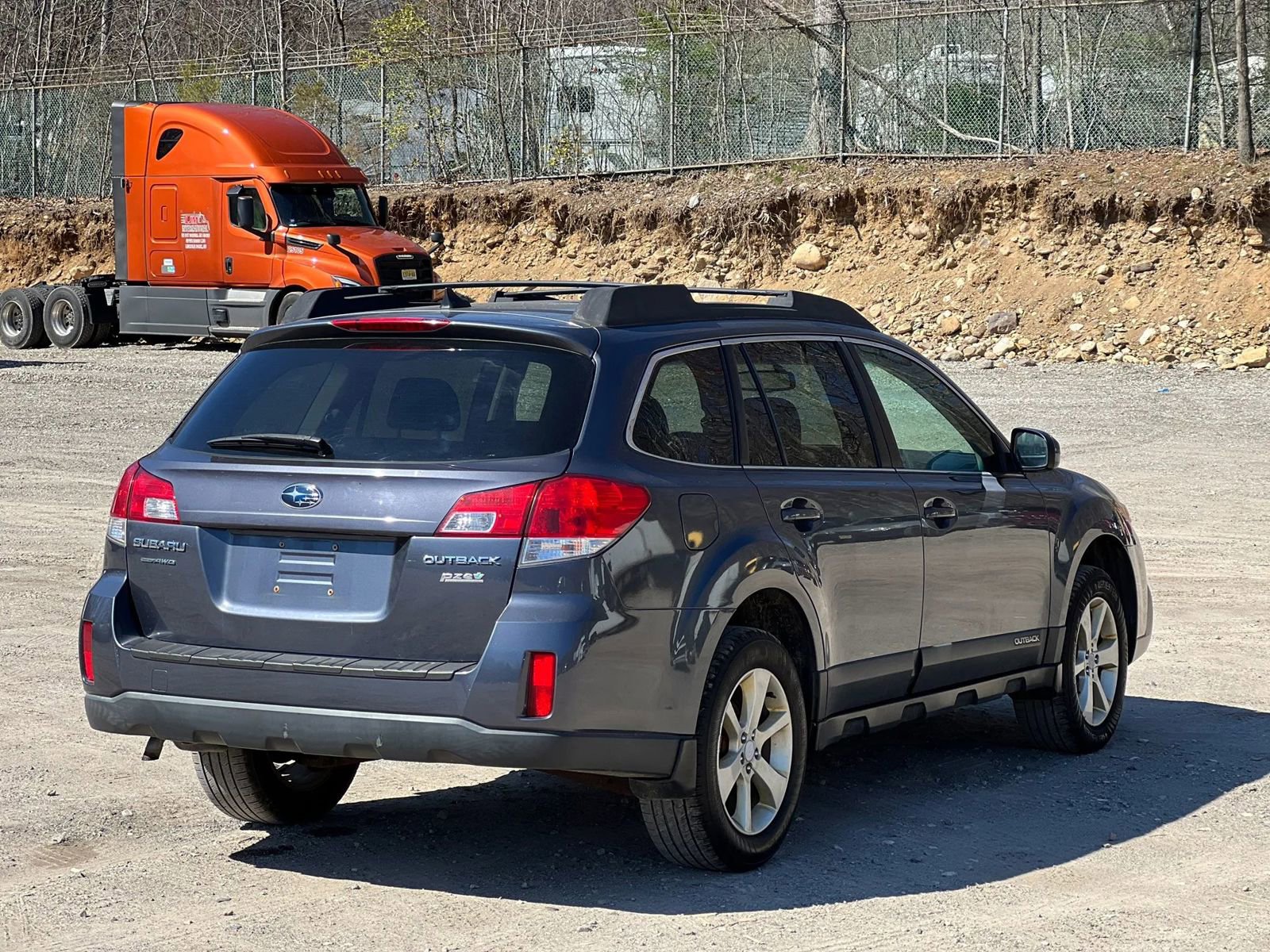 Used 2014 Subaru Outback 2.5i Premium image 6