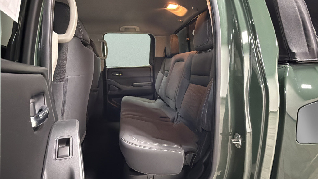 Used 2023 Nissan Frontier SV w/ SV Convenience Package image 22