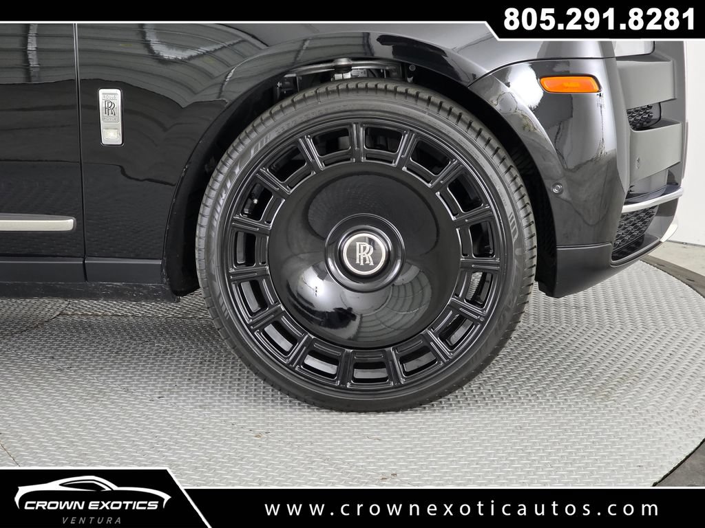 Used 2022 Rolls-Royce Cullinan w/ Interior Detailing Package AWD/4WD image 9