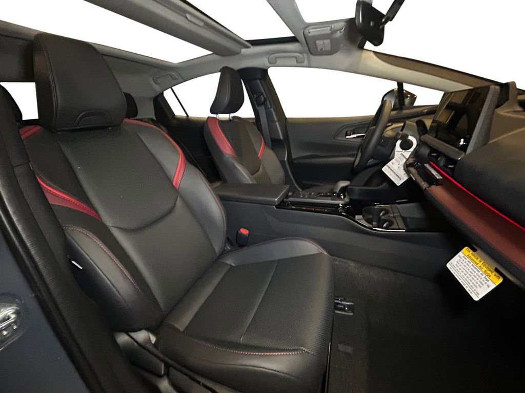 New 2026 Toyota Prius Plug-In Hybrid FWD image 15