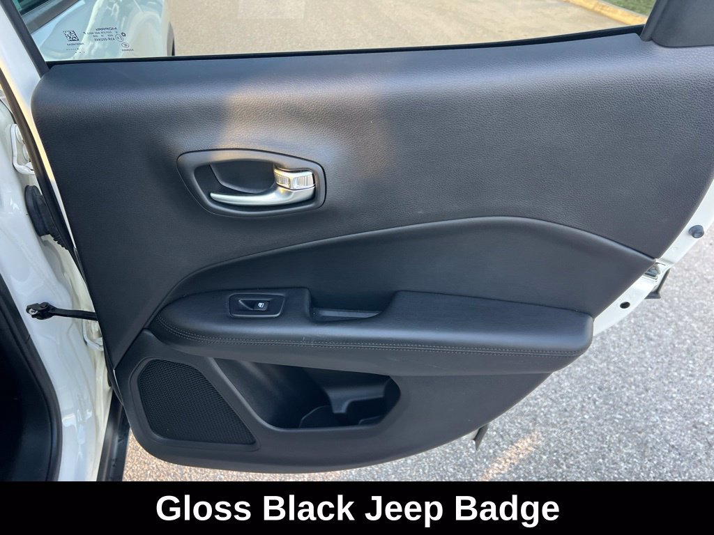 Used 2020 Jeep Compass Latitude FWD image 18