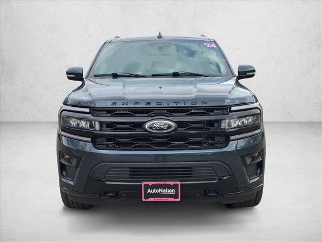 Used 2024 Ford Expedition Max Limited AWD/4WD image 2