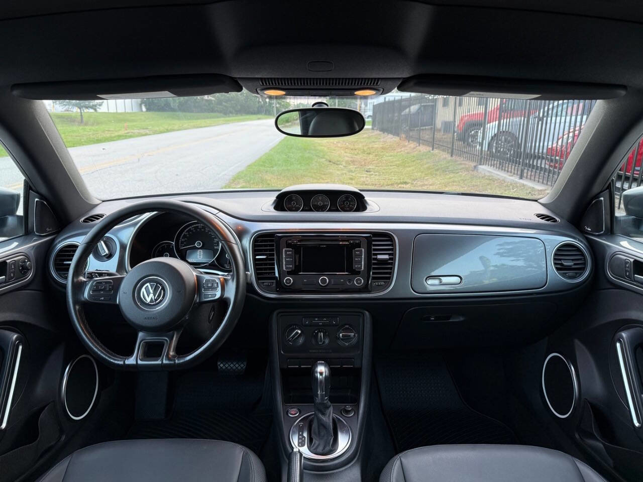 Used 2013 Volkswagen Beetle TDI FWD image 18