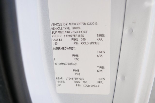 Used 2021 Chevrolet Express 3500 w/ Power Convenience Package RWD image 35