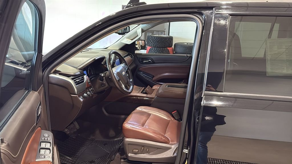 Used 2019 Chevrolet Suburban Premier image 24